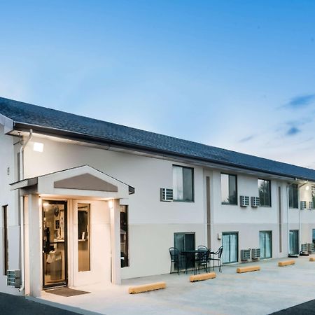 Hotel Super 8 By Wyndham Bowman Exteriér fotografie